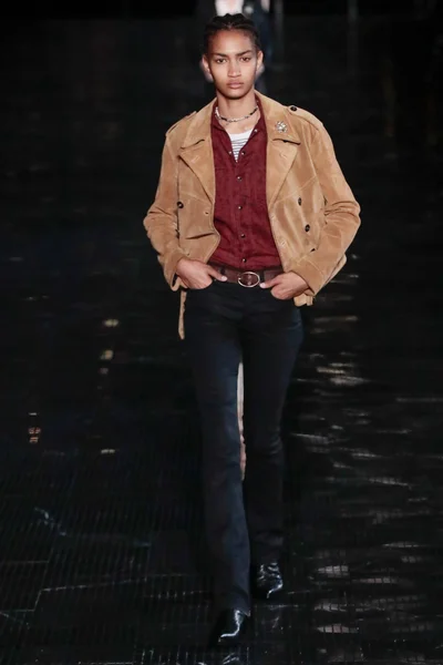 Look 29